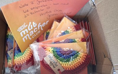Mit Herz gehäkelt: Wie Jessicas Mutmacher Hoffnung schenken